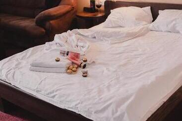 モーテル Aivengo