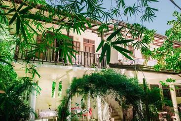 تختخواب و صبحانه Kadolana Guest House
