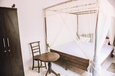 تختخواب و صبحانه Kadolana Guest House