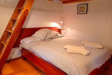 تختخواب و صبحانه La Selenita