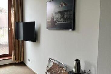 هتل Beroun Golf Club