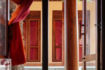 استراحتگاه Nilaveli Ayurveda Center