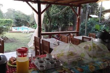 פנסיון Posada Iguazu Colibri