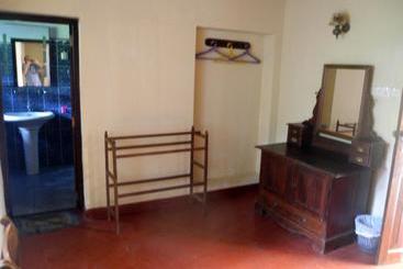 Top Of The Hill Guesthouse