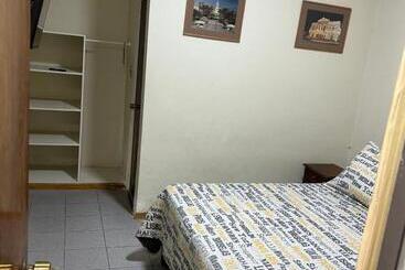 بنسيون Hostal Obispo Labbé