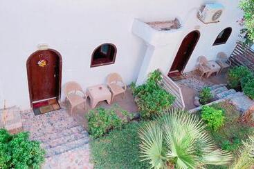 هاستل Club Red Dahab Motel