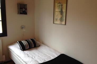 Bed and Breakfast Vita Stenen Rum Och Restaurang