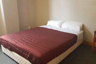 הוסטל Wild Zebra Backpackers