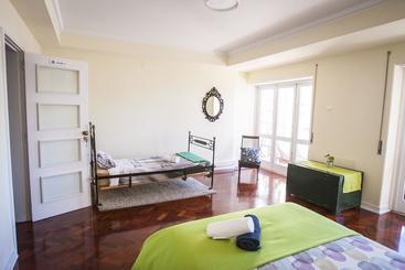 تختخواب و صبحانه Autentik Guest House