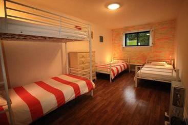 Cascais Cool Hostel Suites & Pool