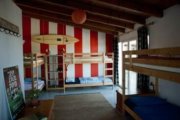 Da Silva Surfcamp  Hostel
