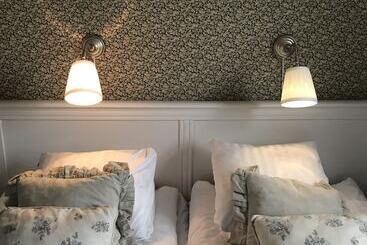 Отель Skivarps Gästgivaregård