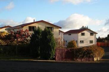 Ossies Motels And Chalets