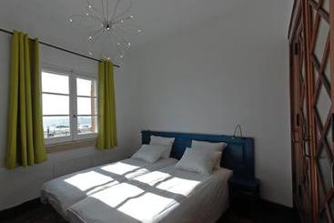 Surfivor Porto Surf Hostel