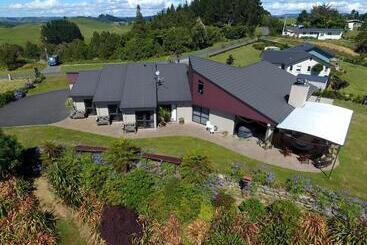 Waitomo Golfstays B&b