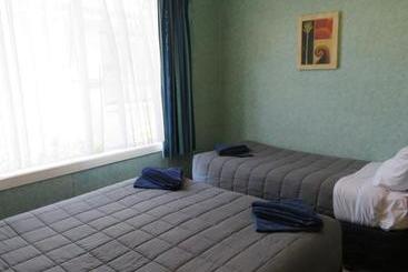 Yarrow Motel