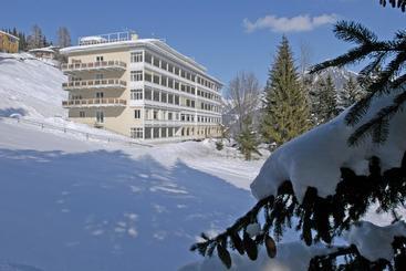Davos Youth Hostel
