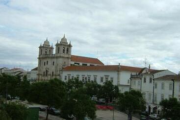 Отель Alentejano Low Cost