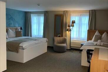 ホテル Engel Am Bahnhof