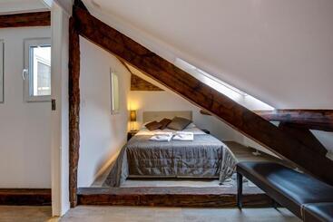 ホテル Hôtel Du Raisin