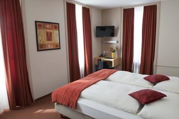 ホテル Hôtel Le Funi De Cossonay