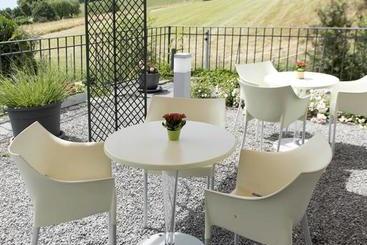 ホテル Hôtel Le Funi De Cossonay