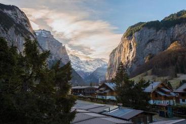 Общежитие Schutzenbach Backpackers For Adults 18 35