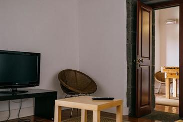 Azores Youth Hostels   Pico