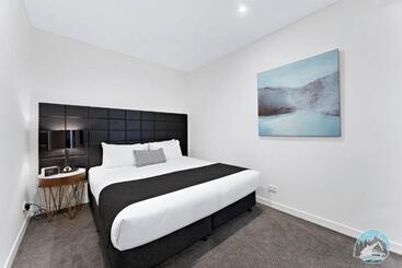 2 Beds Luxury Apartment In The Heart Of Chatswood12