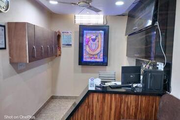 ホテル Shri Vallabh Kripa