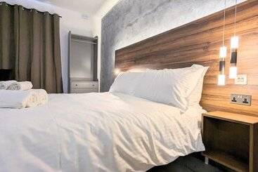 هتل آپارتمان De La Croix