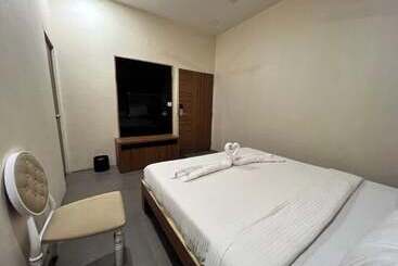 בית מלון כפרי One Earth Santu Eco Resort