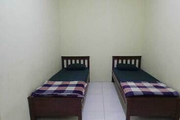 酒店 Spot On 93965 Ibrahim Guest House Syariah