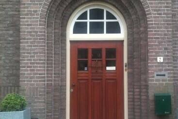 تختخواب و صبحانه Gasthuis Pension Via Quidam