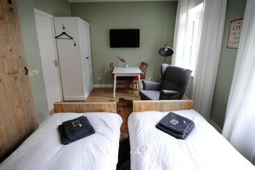 تختخواب و صبحانه Oekepoek Down Town