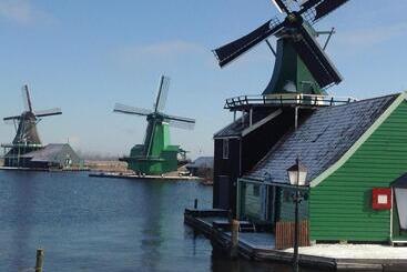 هتل Stay Overnight At Windmill Village Zaanse Schans   Amsterdam