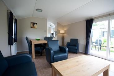 استراحتگاه Vakantiepark Dennenoord