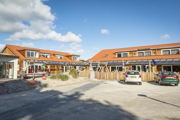 استراحتگاه Vakantiepark Dennenoord