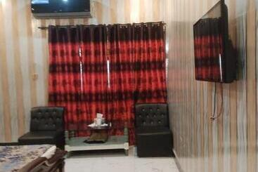 펜션 Glorious Guest House &