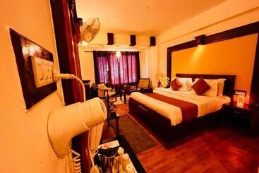 호텔 Seven Heavaen Luxury Villa !! Manali