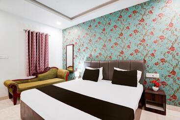 ホテル Oyo Flagship Alankrita Resort