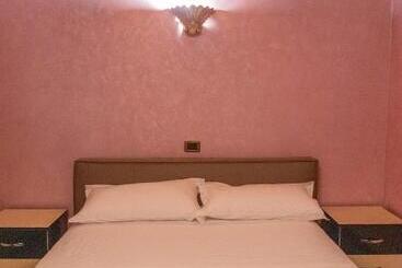 פנסיון Angoni Villa