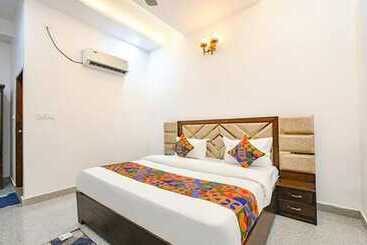 Fabhotel Mountain Inn