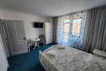 פנסיון Conacul Voievozilor