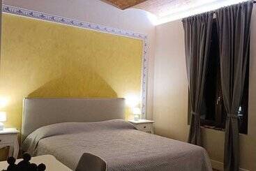 تختخواب و صبحانه Ultroneo, Locanda Di Collina