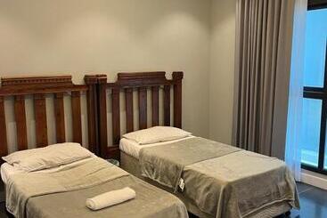 هتل آپارتمان Falak Furnished Quarters