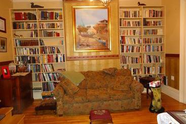 A Tanners Home Inn Bed And Breakfast
