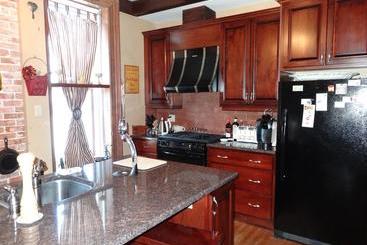 A Tanners Home Inn Bed And Breakfast