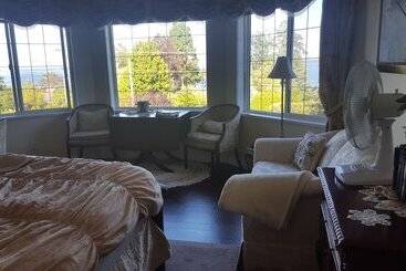 تختخواب و صبحانه By The Sea Bnb Sidney Bc