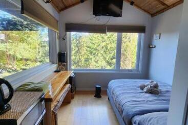 צימר Madeira Park Oceanview Suites